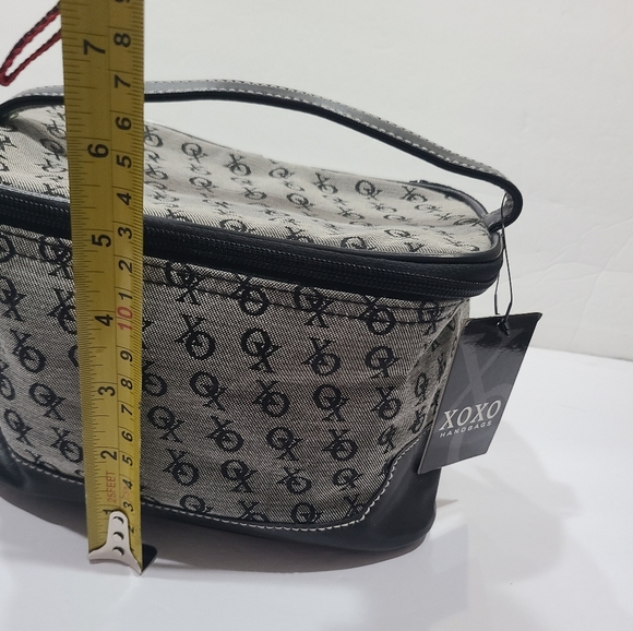 NWT XOXO Black and Gray Cosmetic Bag - Picture 8 of 11